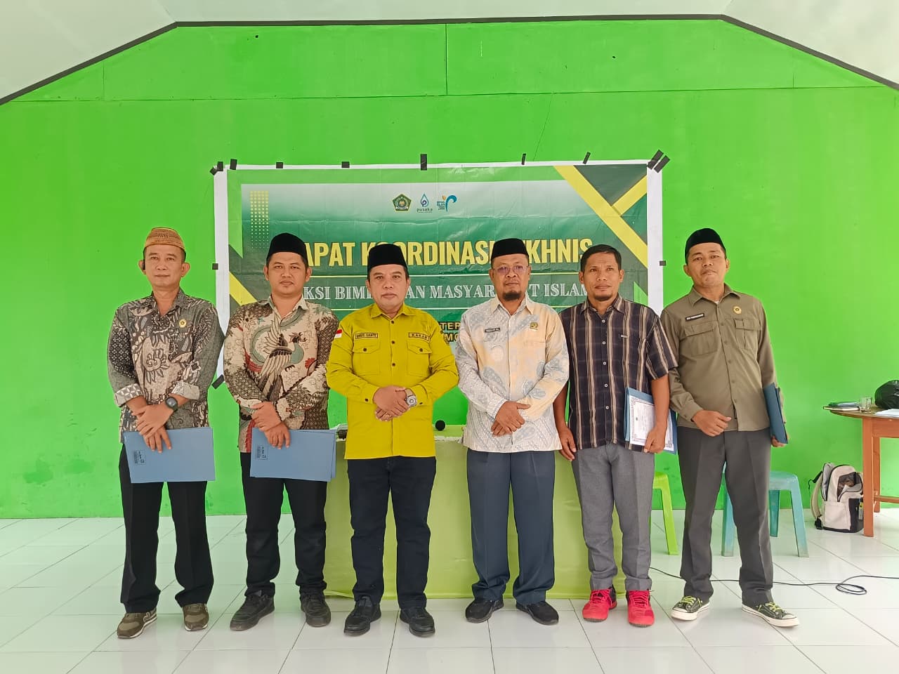 Rakor Bersama KUA, Bimas Islam Sampaikan Evaluasi Supervisi dan Penyerahan Sertifikat Kalibrasi Arah Kiblat